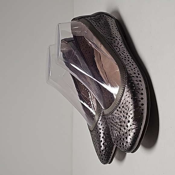 Vionic Metallic Flats - Picture 10 of 14